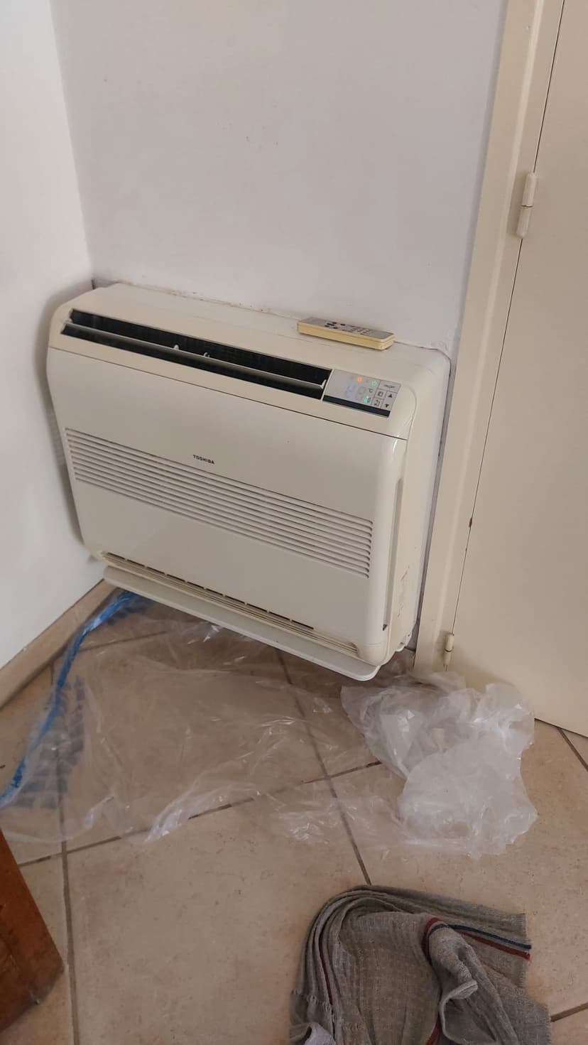 Installation climatisation Hitachi dans bureau professionnel — RFT Hérault